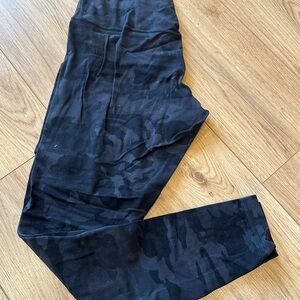 lululemon athletica Black/Grey Camo Align 25 length Leggings